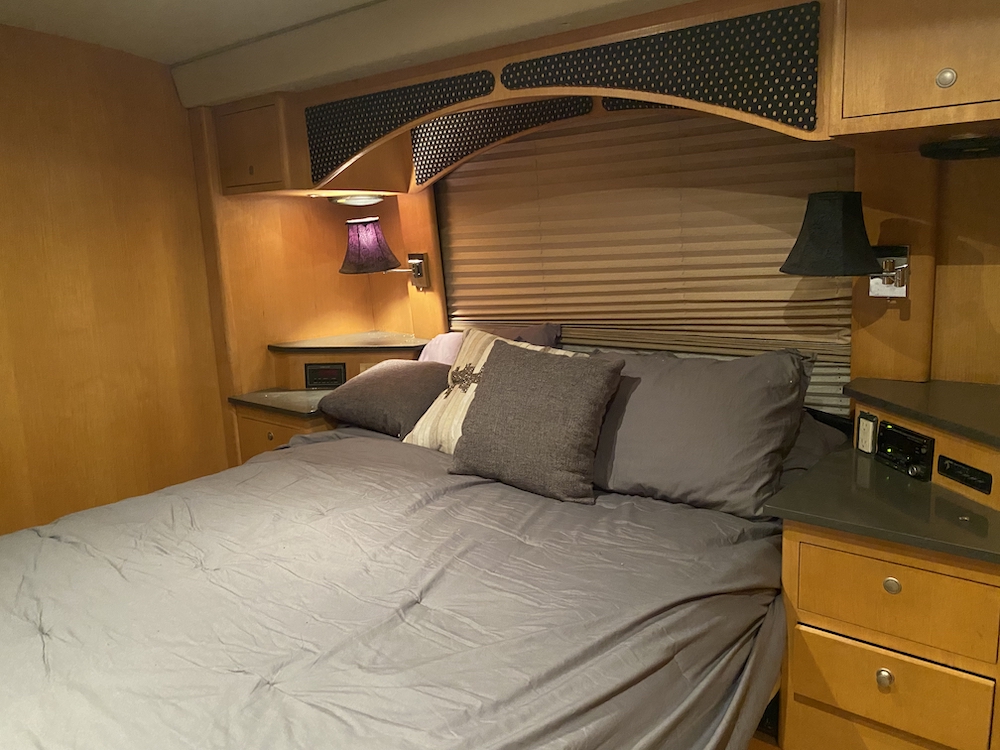 2001 Prevost Custom Coach H3-45 For Sale