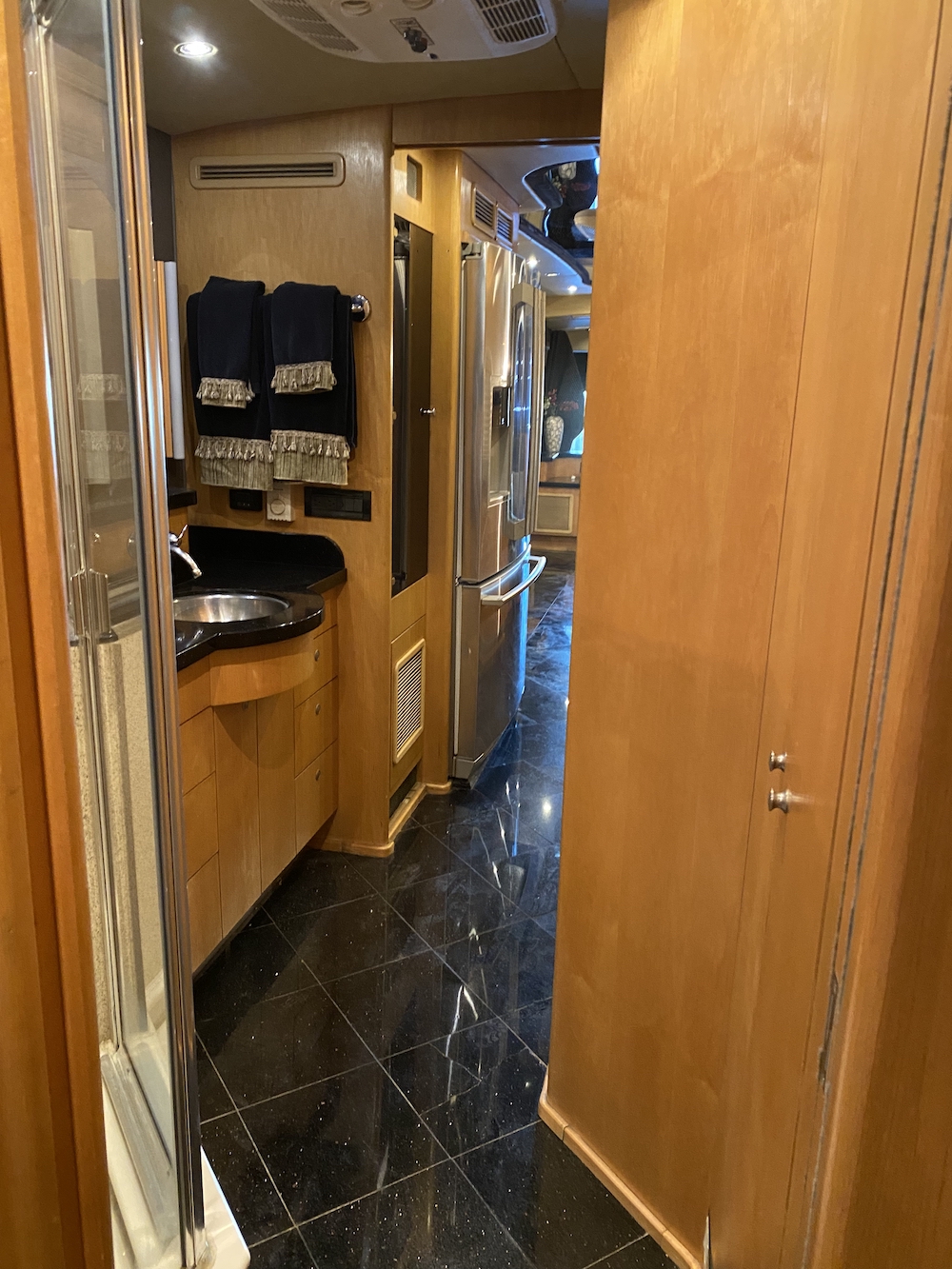 2001 Prevost Custom Coach H3-45 For Sale