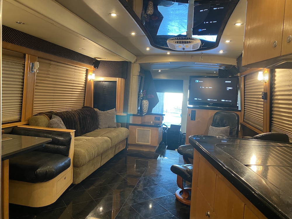 2001 Prevost Custom Coach H3-45 For Sale