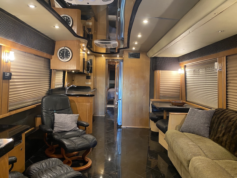 2001 Prevost Custom Coach H3-45 For Sale