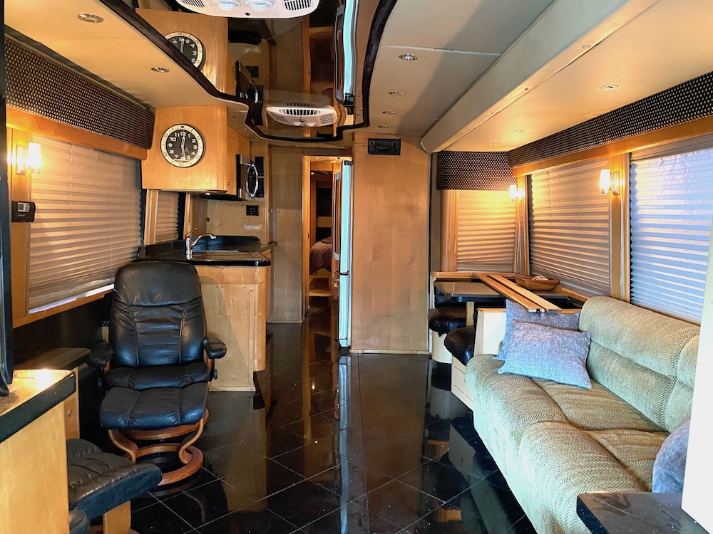 2001 Prevost  H3-45 For Sale