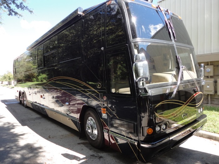 2001 Prevost Featherlite H3-45 For Sale