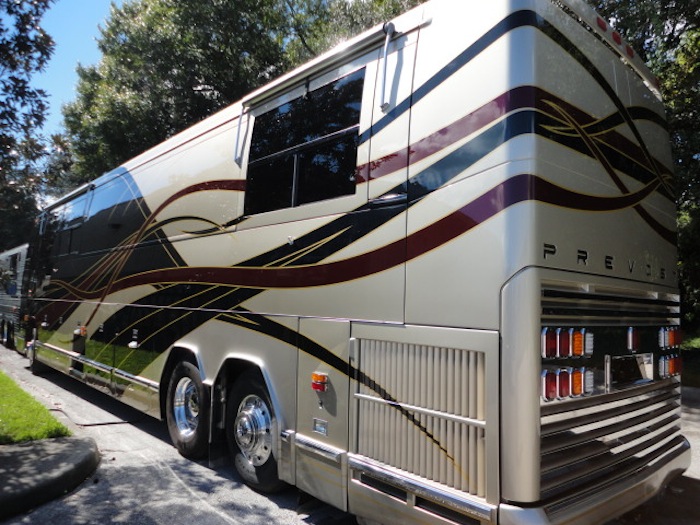 2001 Prevost Featherlite H3-45 For Sale