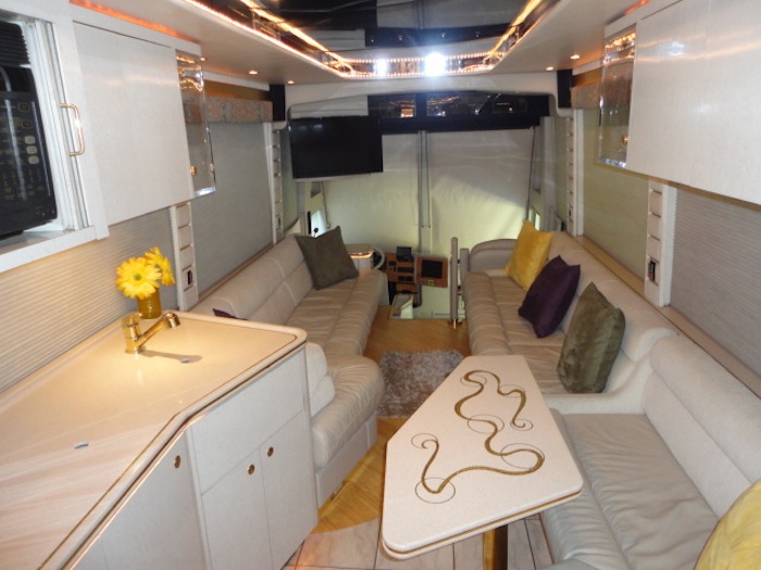 2001 Prevost Featherlite H3-45 For Sale