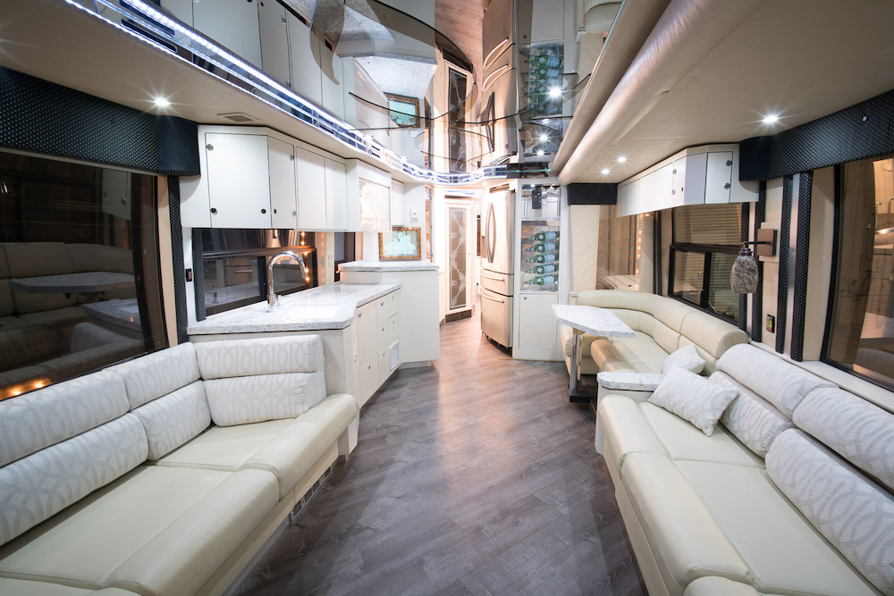 2001 Prevost Featherlite H3-45 For Sale