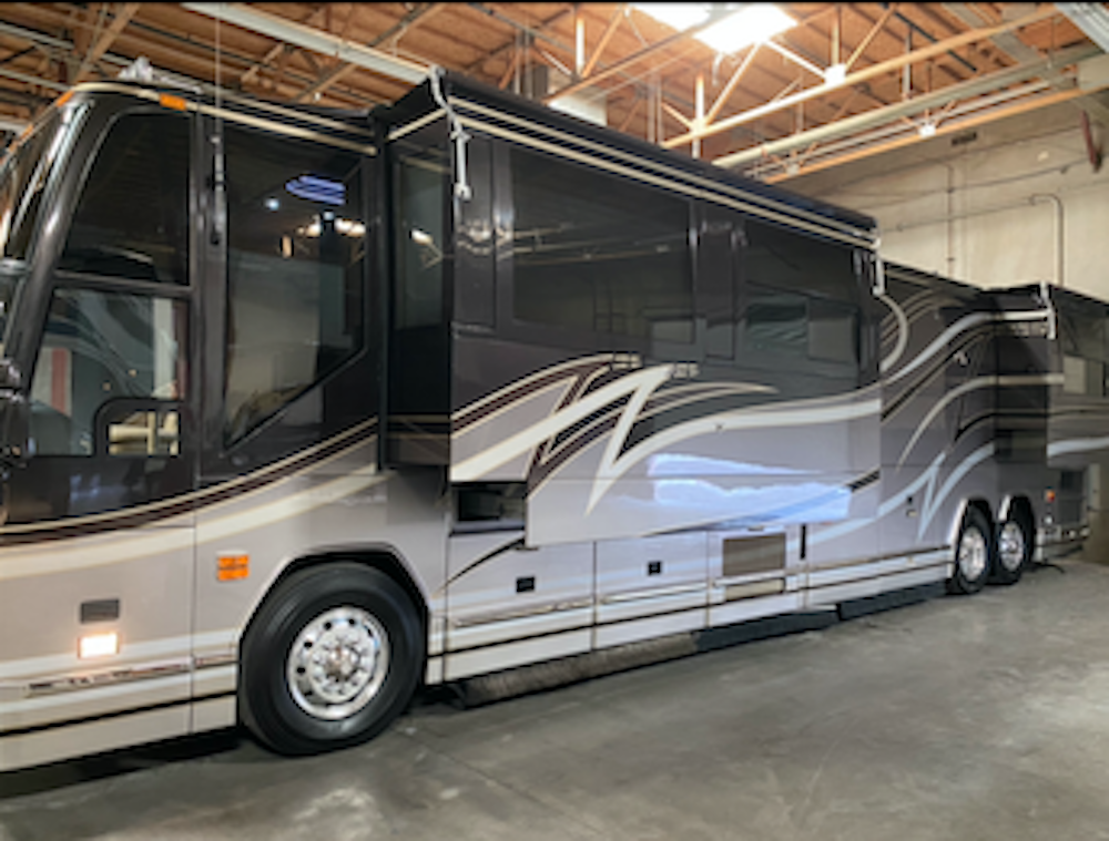 2001 Prevost Featherlite H3-45 For Sale