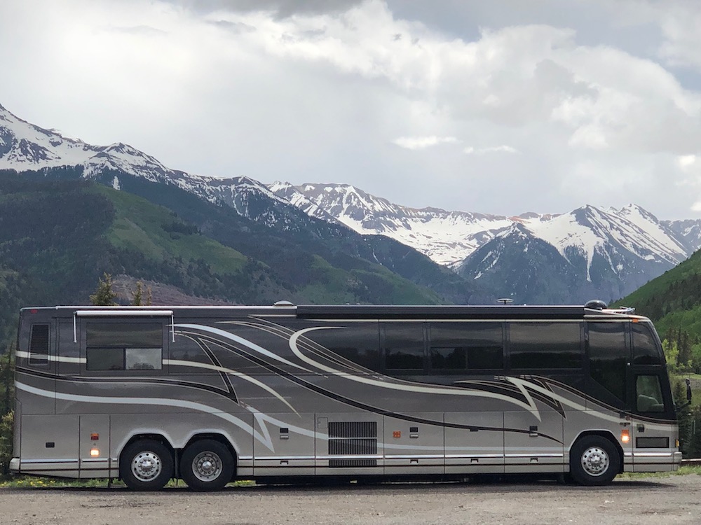 2001 Prevost Featherlite H3-45 For Sale