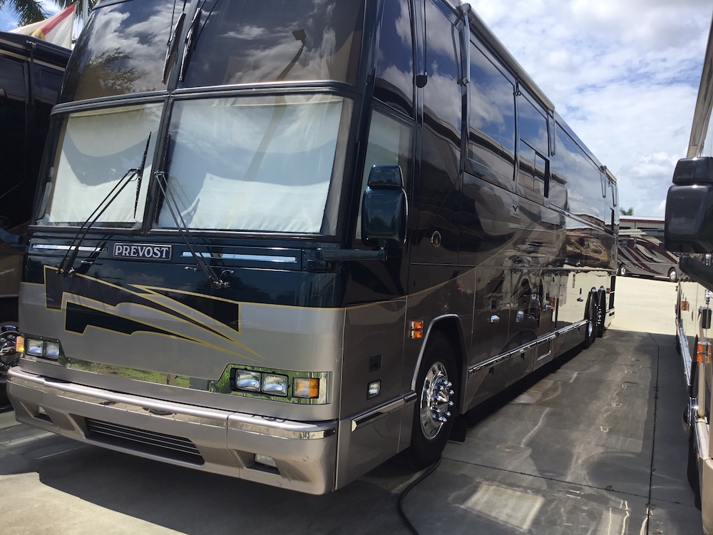 2001 Prevost Featherlite H3-45 For Sale