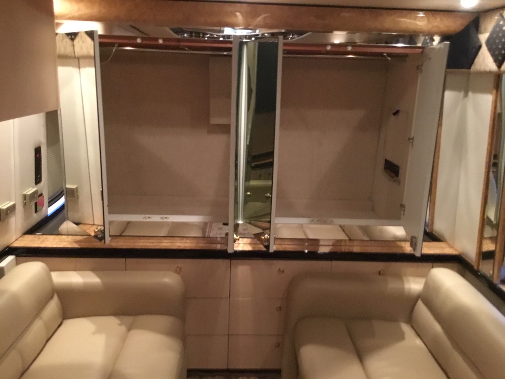 2001 Prevost Featherlite H3-45 For Sale