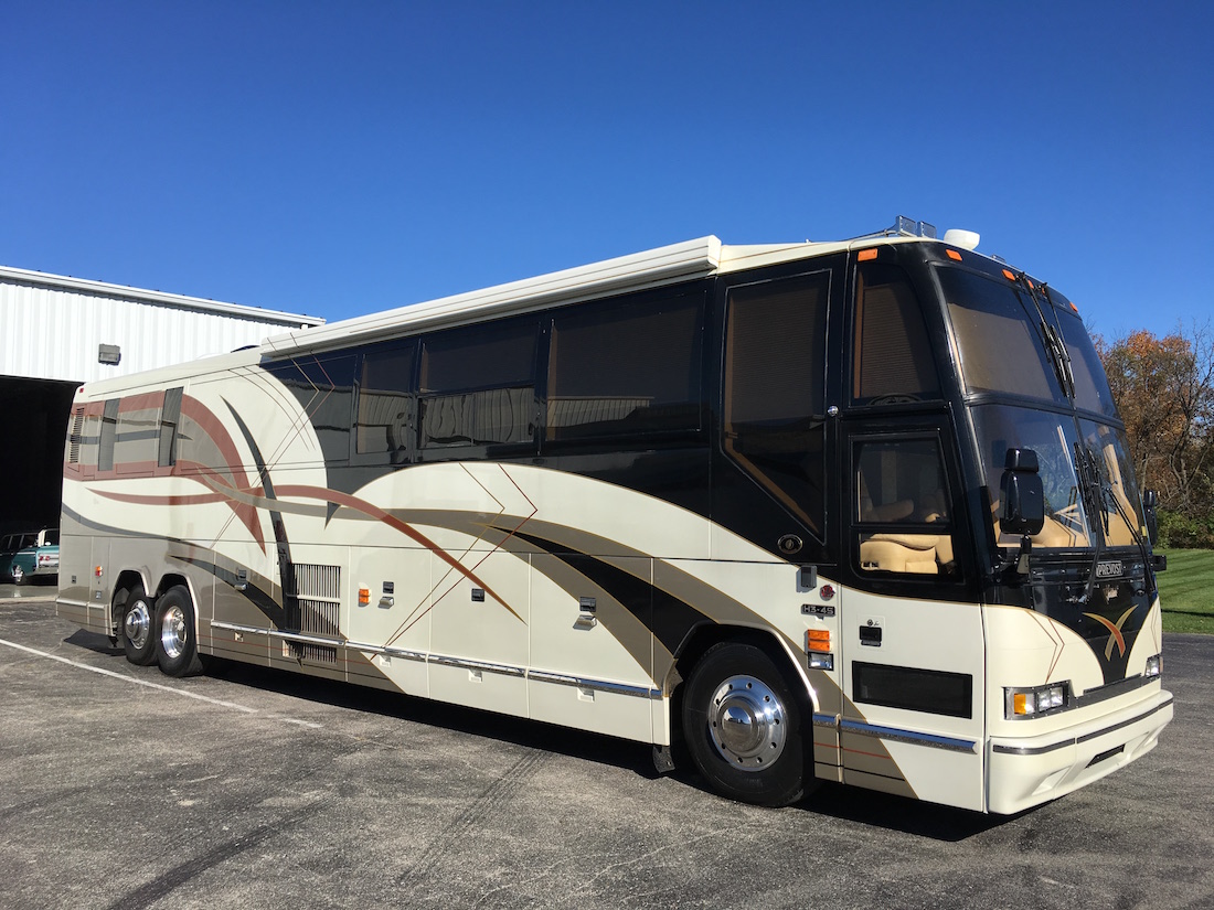 2001 Prevost Featherlite H3-45 For Sale