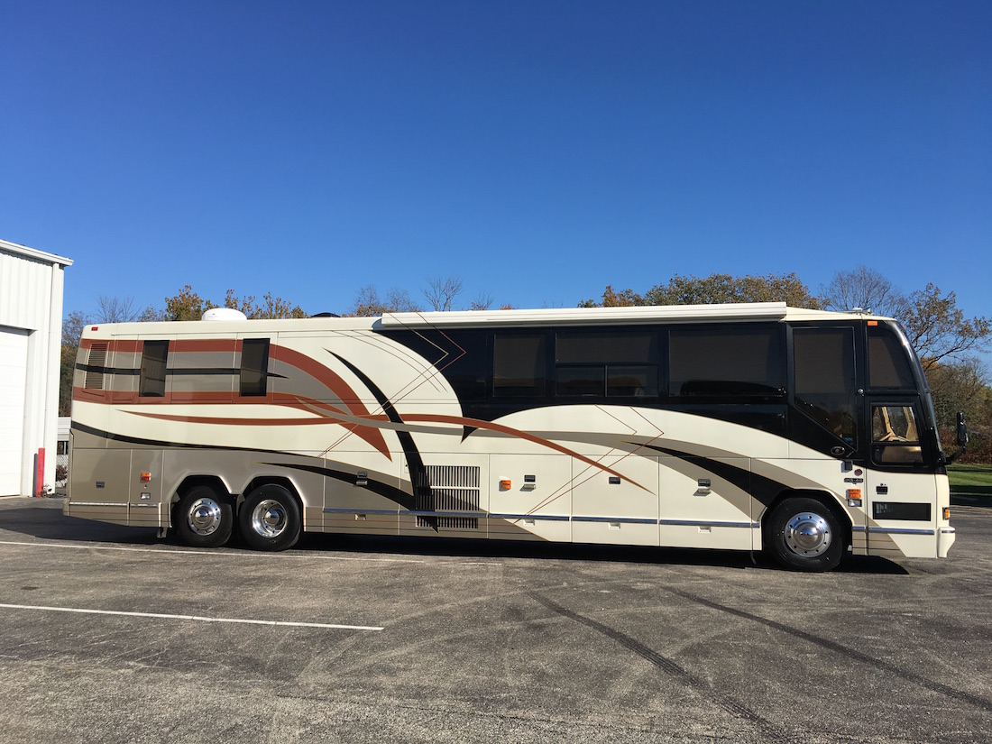 2001 Prevost Featherlite H3-45 For Sale