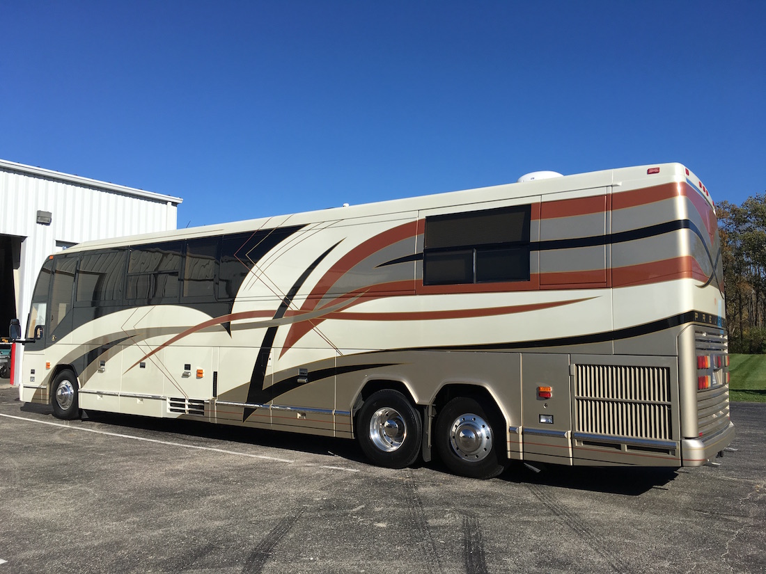 2001 Prevost Featherlite H3-45 For Sale