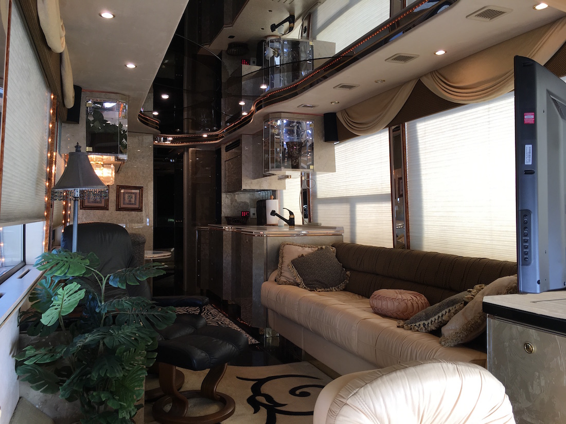 2001 Prevost Featherlite H3-45 For Sale