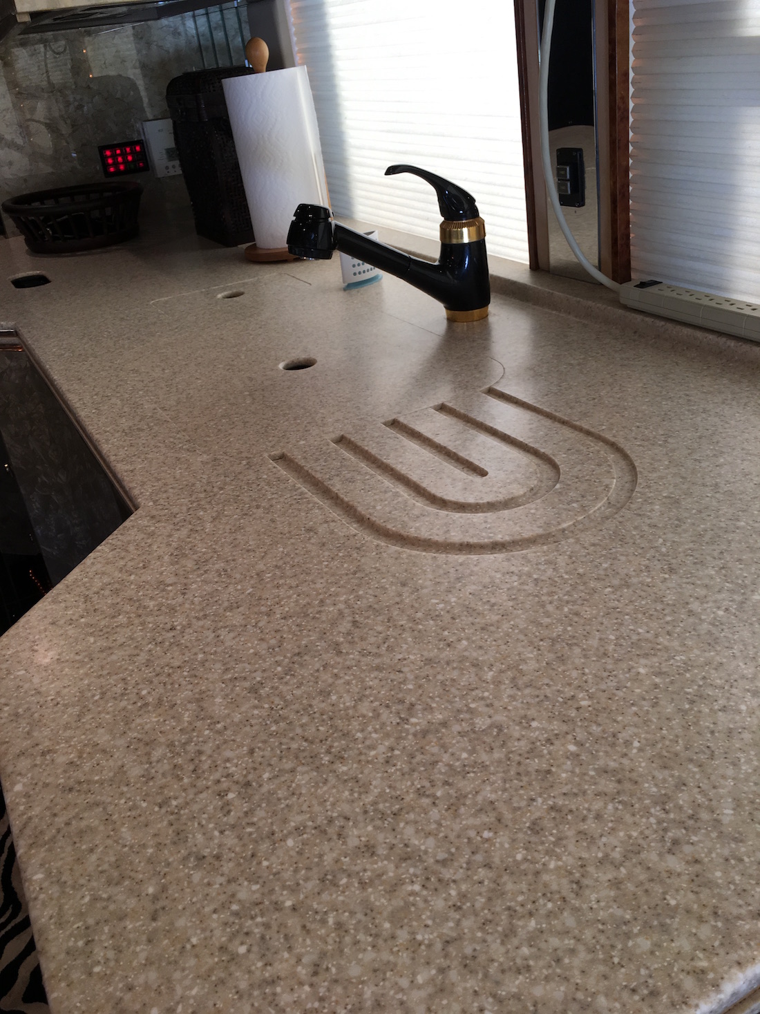 2001 Prevost Featherlite H3-45 For Sale