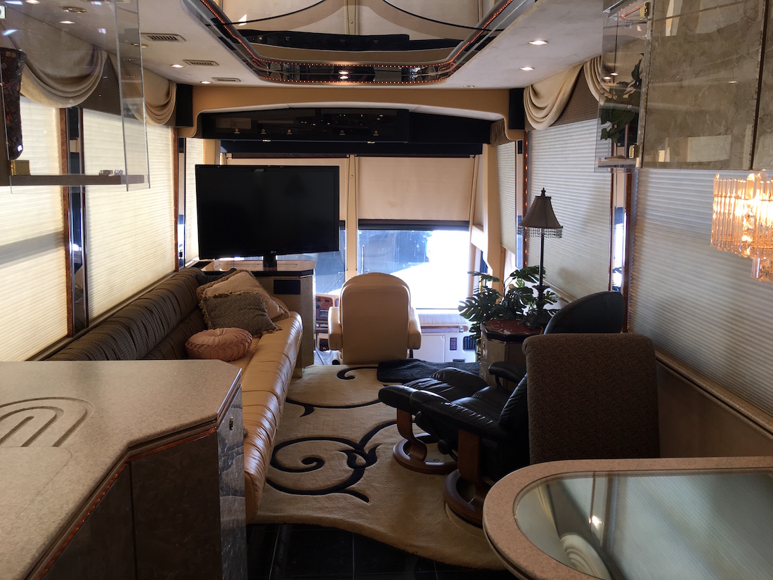 2001 Prevost Featherlite H3-45 For Sale
