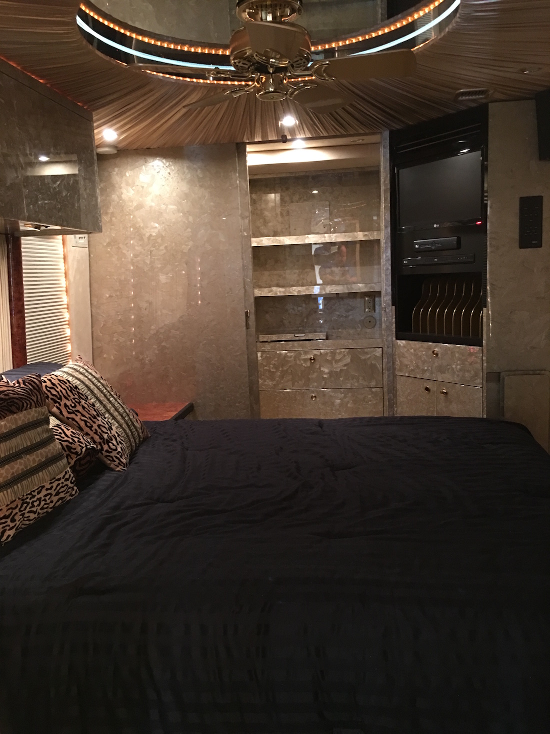 2001 Prevost Featherlite H3-45 For Sale