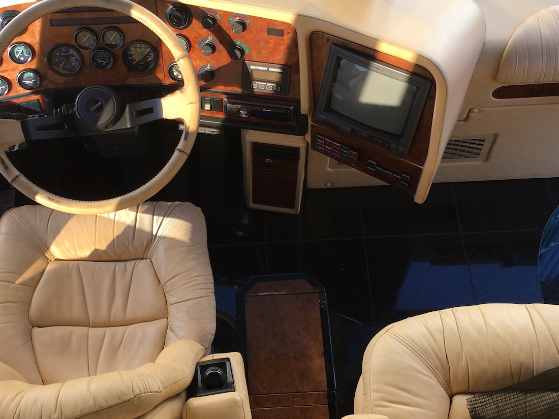 2001 Prevost Featherlite H3-45 For Sale