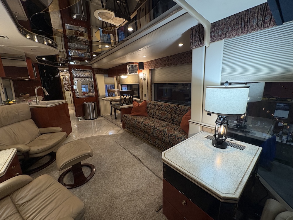 2001 Prevost Featherlite  H3-45 For Sale