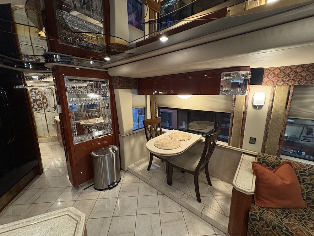 2001 Prevost Featherlite  H3-45 For Sale
