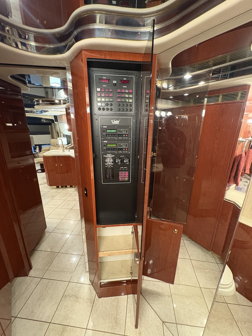 2001 Prevost Featherlite  H3-45 For Sale