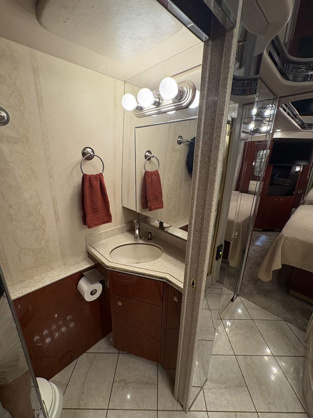 2001 Prevost Featherlite  H3-45 For Sale