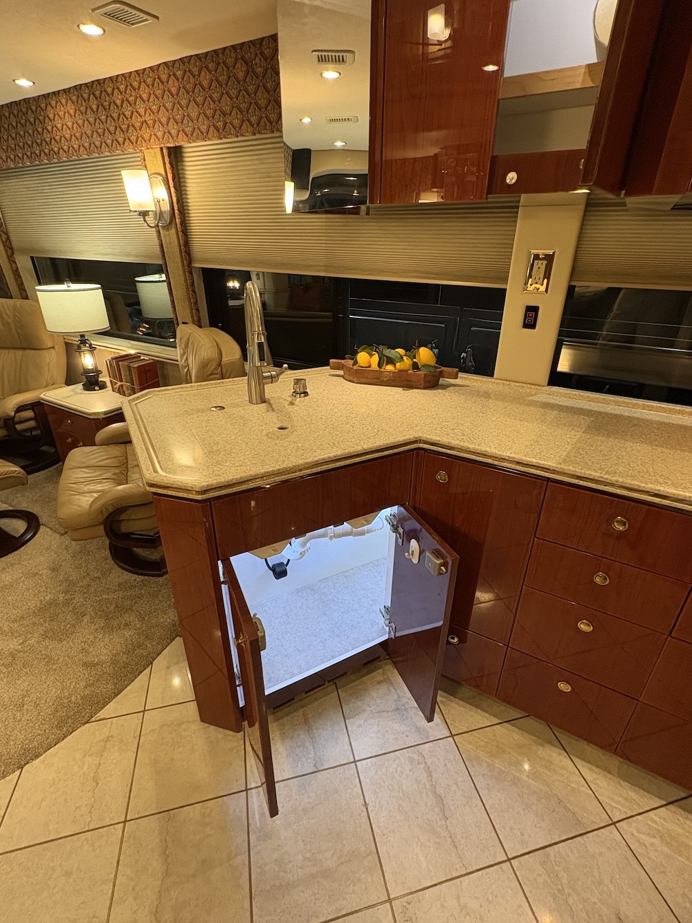 2001 Prevost Featherlite  H3-45 For Sale