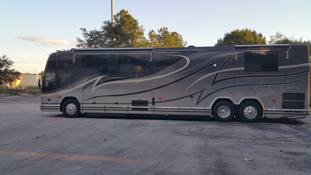 2001 Prevost Featherlite H3-45 For Sale