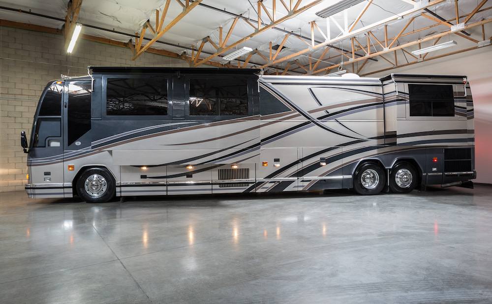 2001 Prevost Featherlite H3-45 For Sale