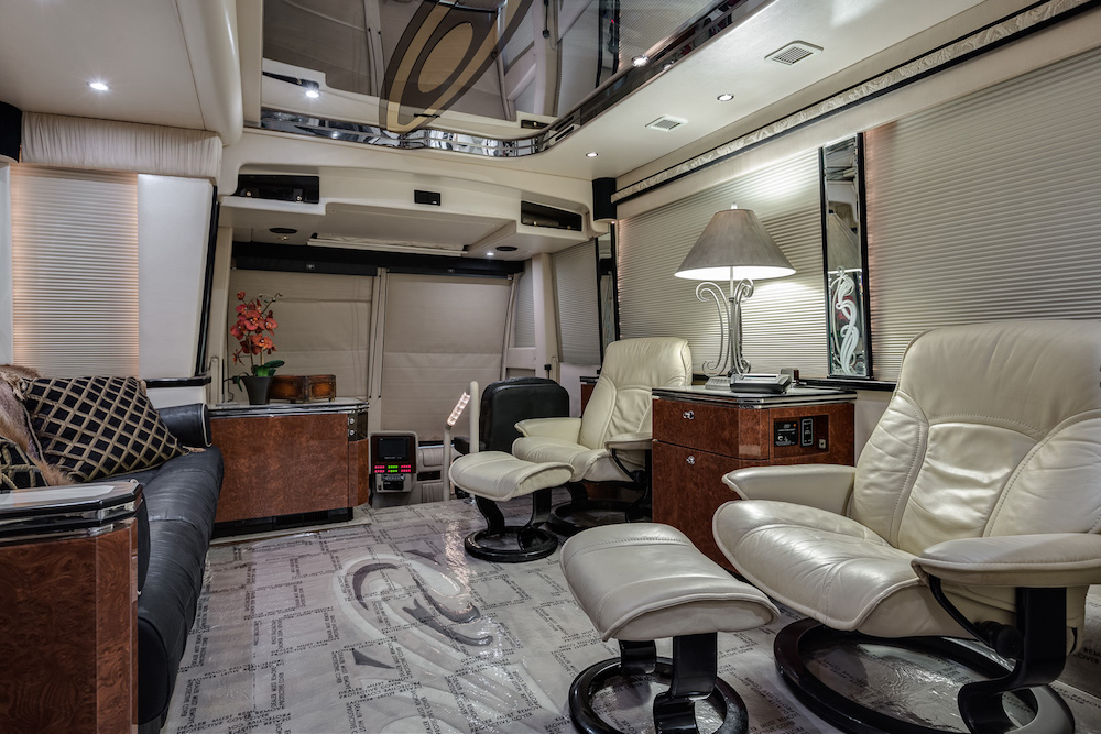 2001 Prevost Featherlite H3-45 For Sale