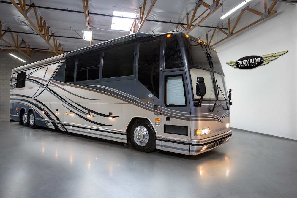 2001 Prevost Featherlite H3-45 For Sale