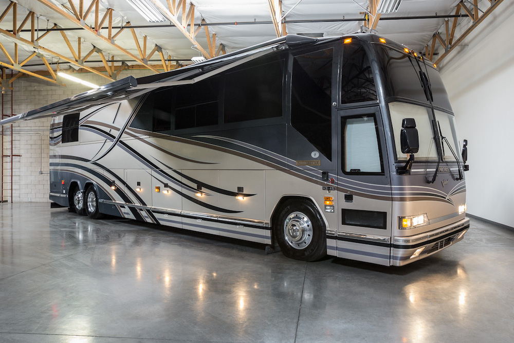 2001 Prevost Featherlite H3-45 For Sale