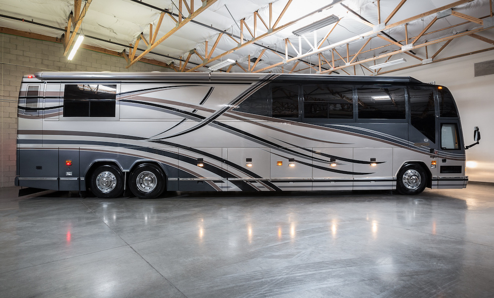 2001 Prevost Featherlite H3-45 For Sale