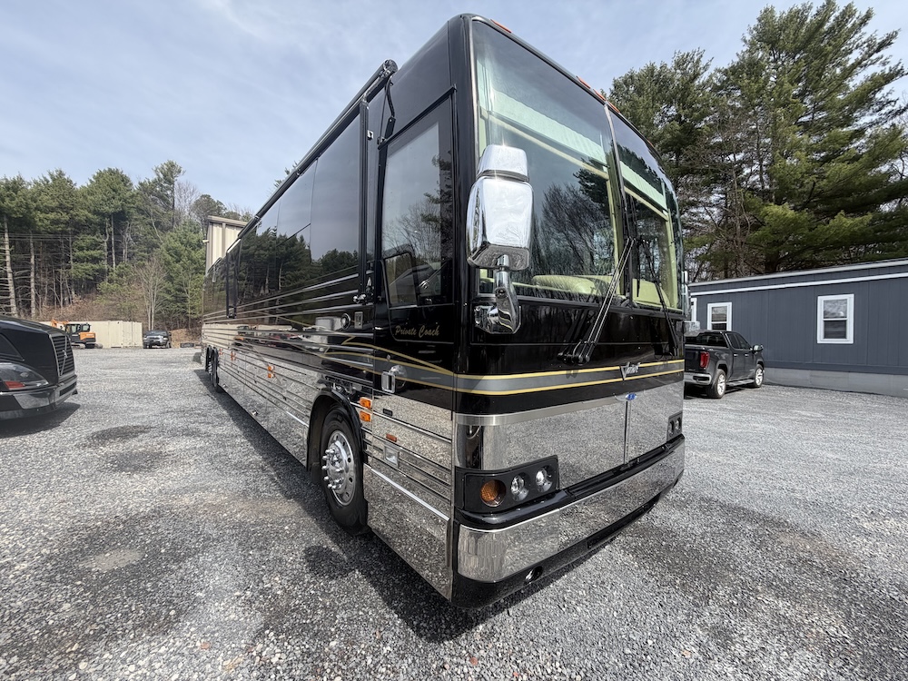 2001 Prevost Featherlite XLII For Sale