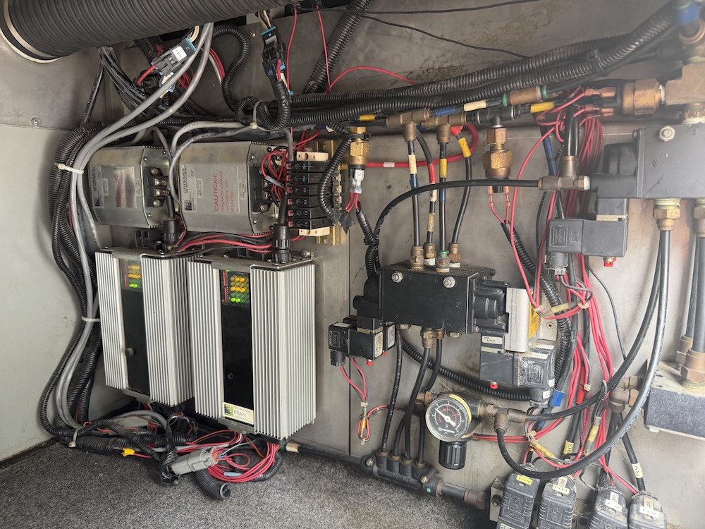 2001 Prevost Featherlite XLII For Sale