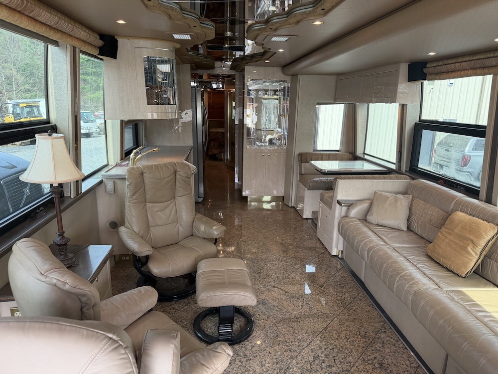 2001 Prevost Featherlite XLII For Sale