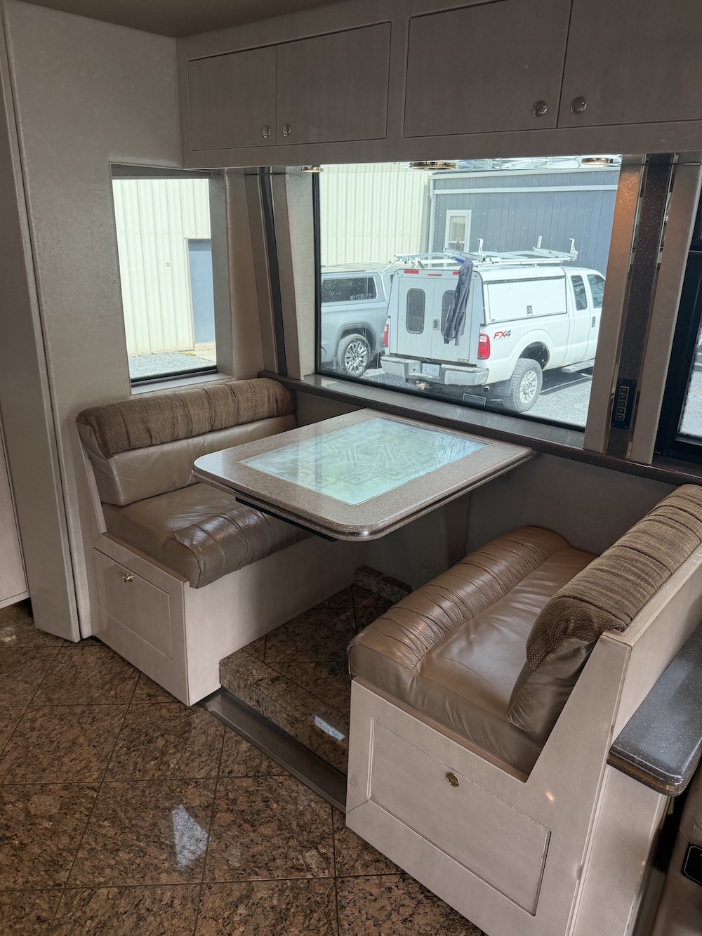 2001 Prevost Featherlite XLII For Sale