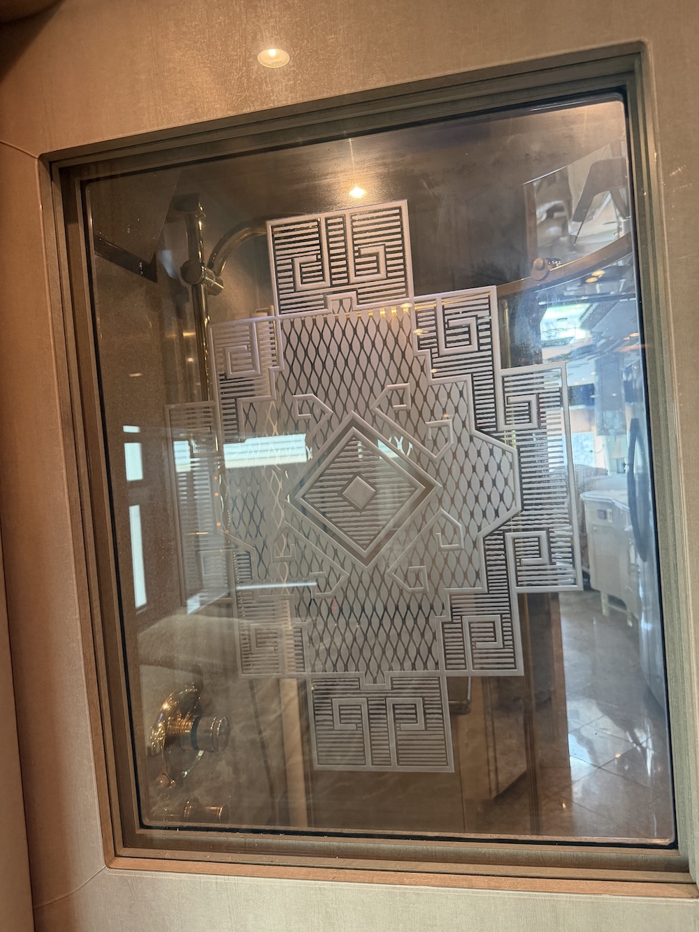 2001 Prevost Featherlite XLII For Sale