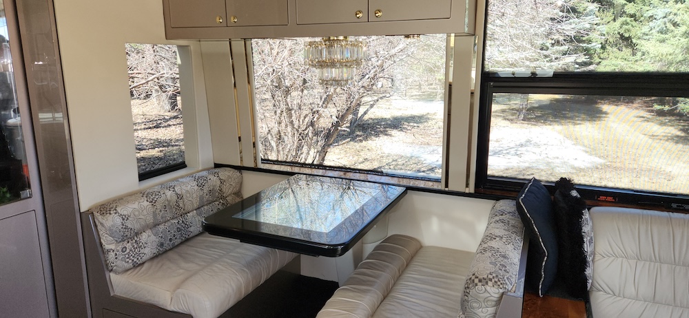 2001 Prevost Featherlite XLII For Sale