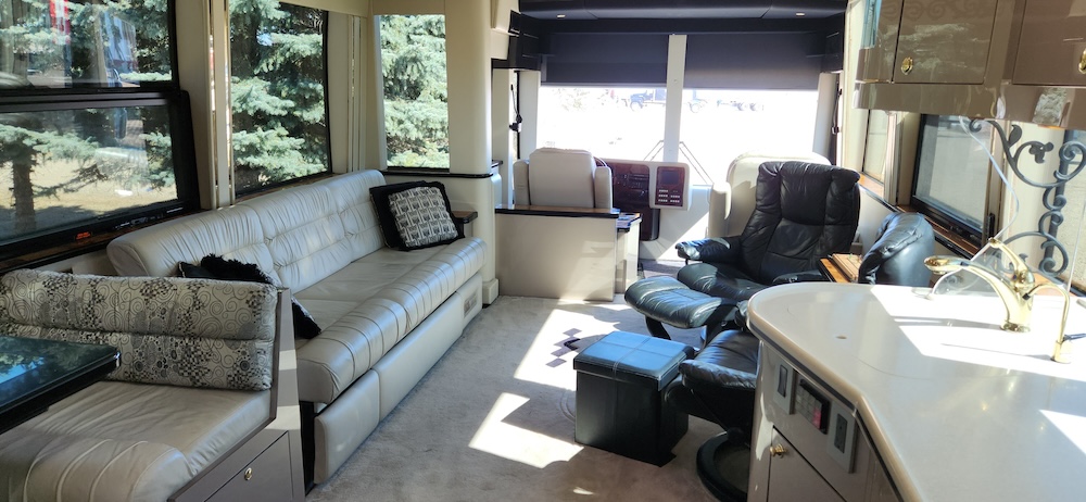 2001 Prevost Featherlite XLII For Sale