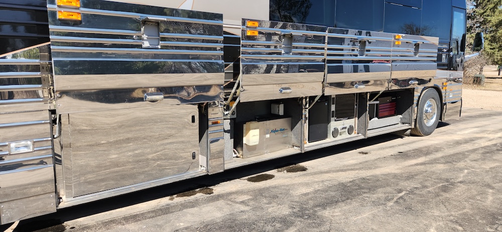 2001 Prevost Featherlite XLII For Sale