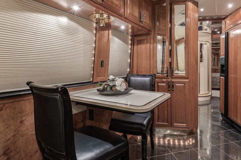 2001 Prevost Featherlite XLII For Sale