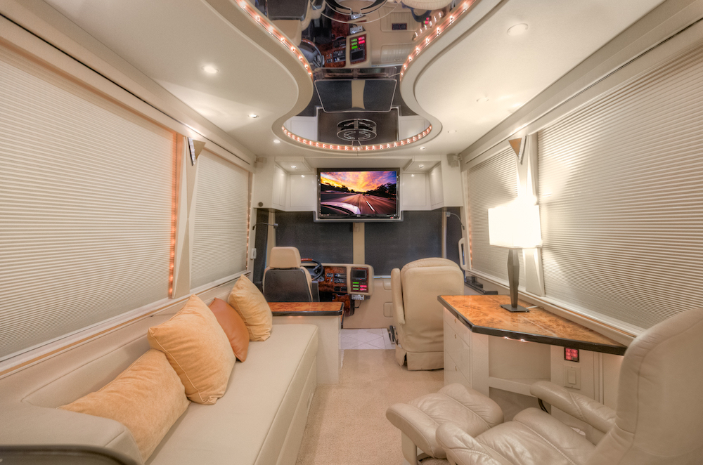 2001 Prevost Featherlite XLII For Sale