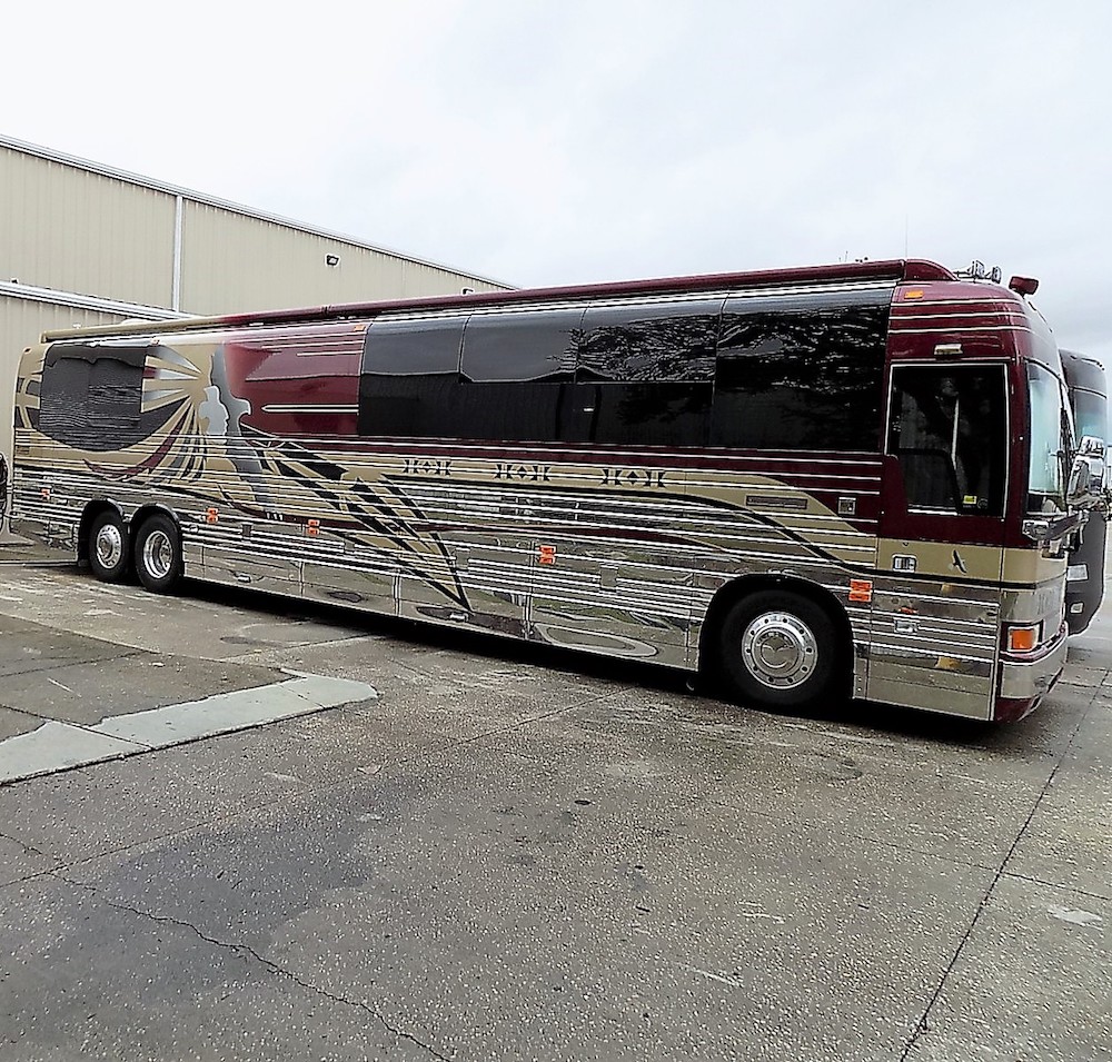 2001 Prevost Featherlite XLII For Sale