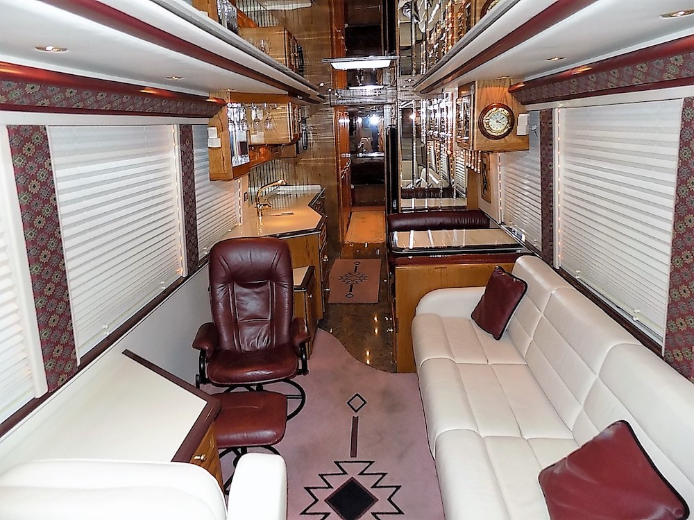 2001 Prevost Featherlite XLII For Sale