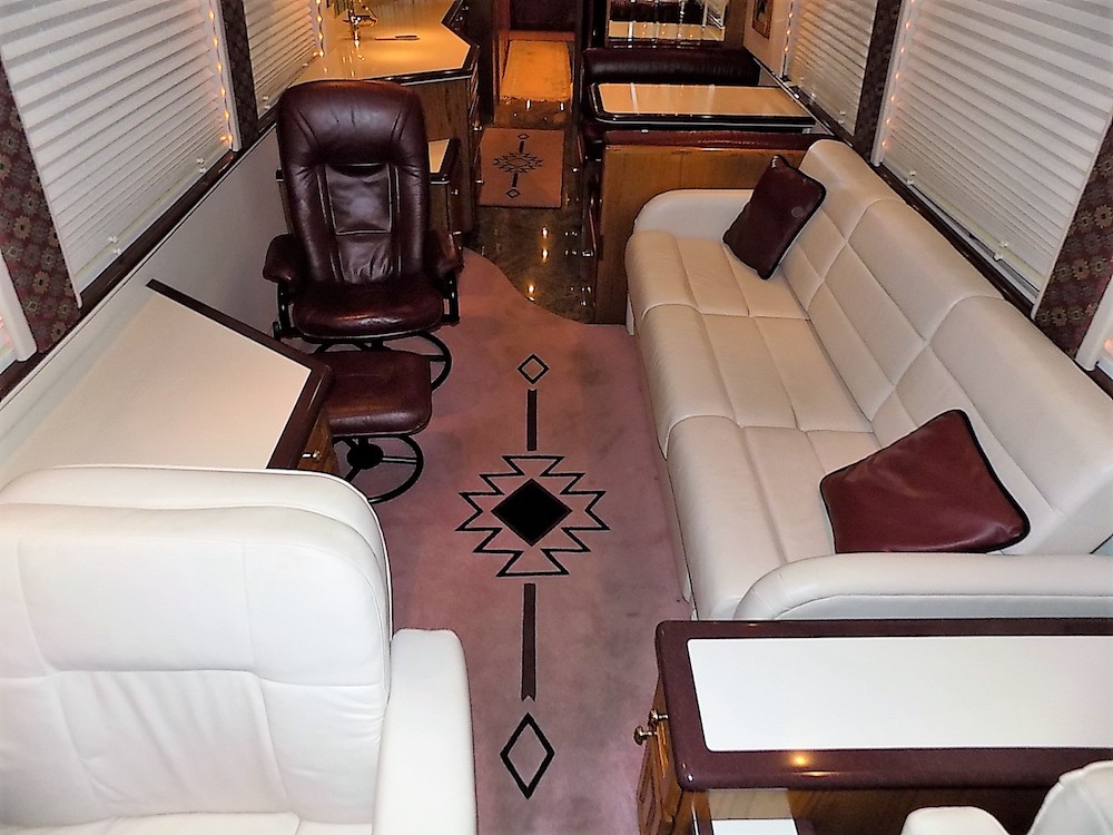 2001 Prevost Featherlite XLII For Sale
