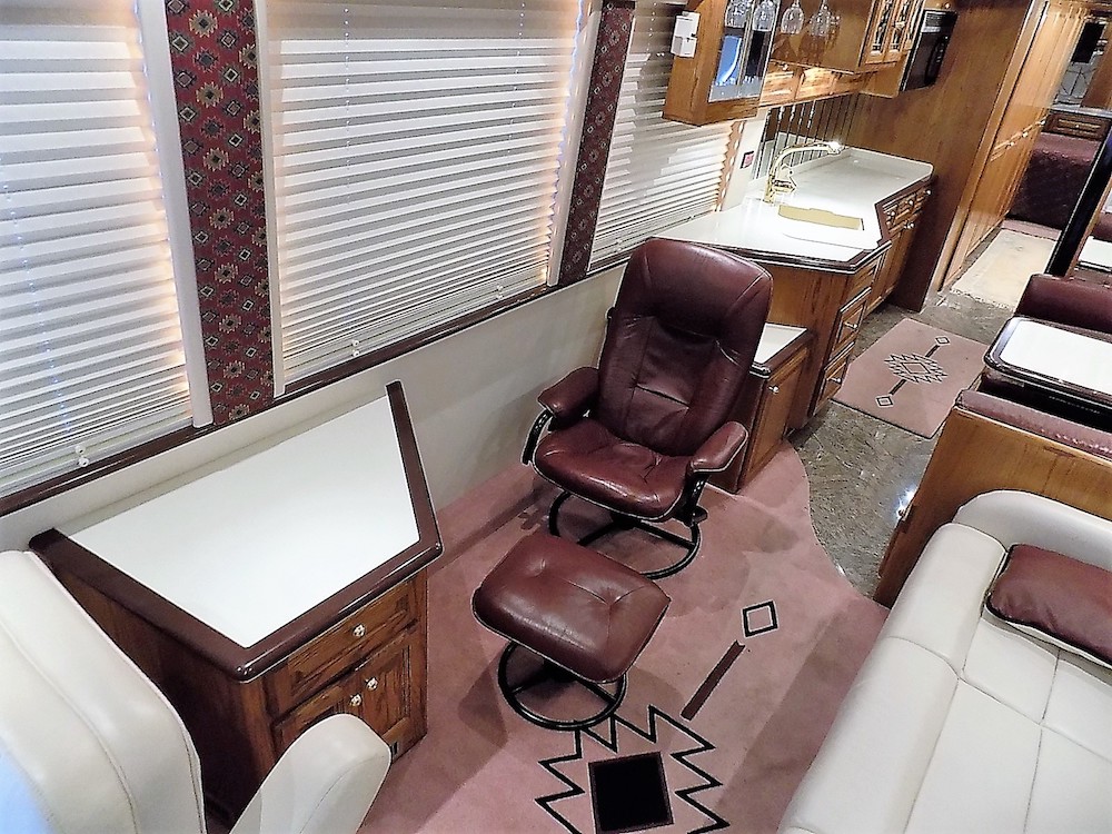 2001 Prevost Featherlite XLII For Sale