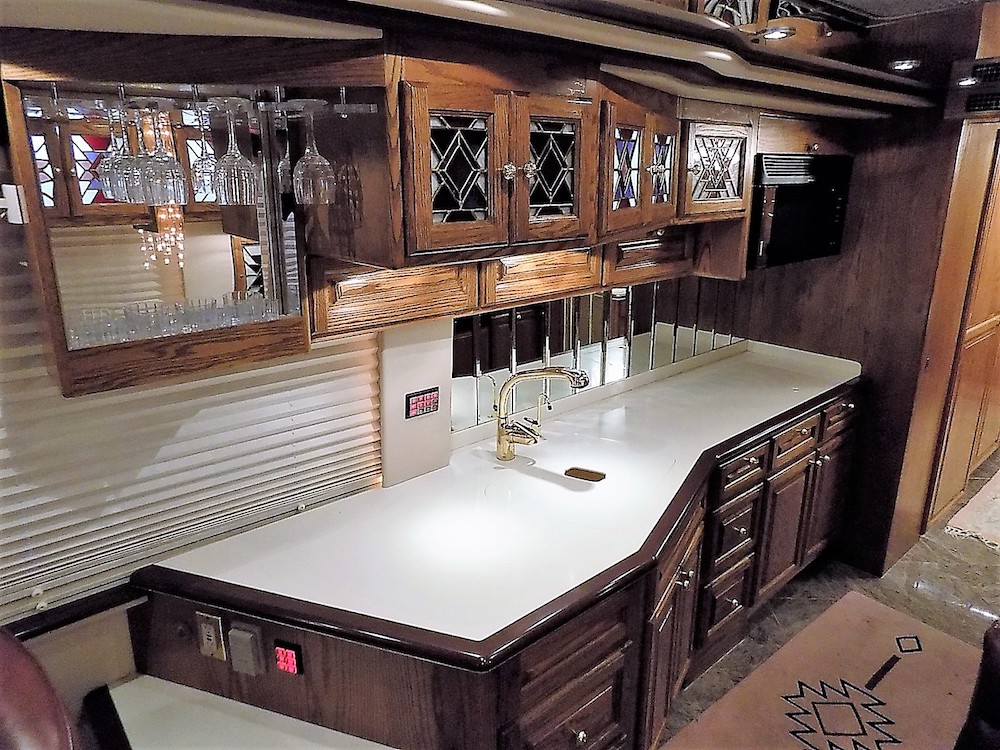 2001 Prevost Featherlite XLII For Sale