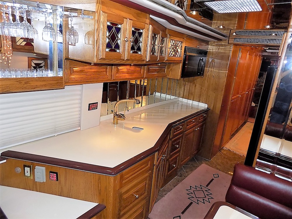 2001 Prevost Featherlite XLII For Sale