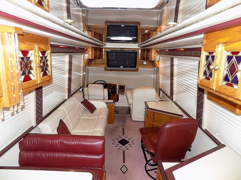 2001 Prevost Featherlite XLII For Sale