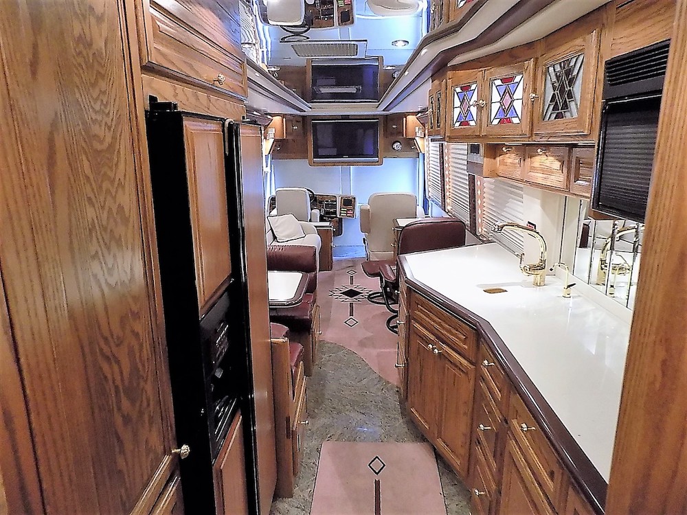 2001 Prevost Featherlite XLII For Sale